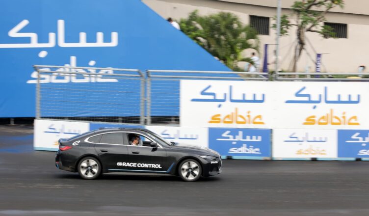 Formula E bukan sekadar ajang balap mobil listrik, tetapi juga arena di mana masa depan mobilitas ditampilkan secara nyata.