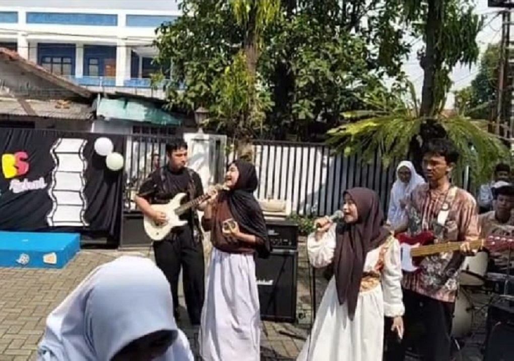 Blue School Band