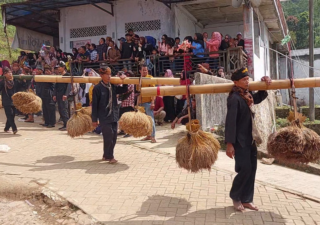 Seren Taun Cisungsang 2025, Wisata Budaya Ikonik Banten


