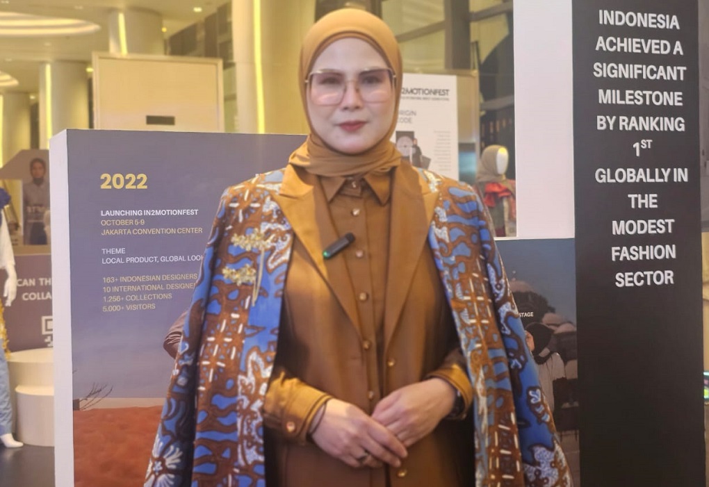 Nina Nugroho Hadirkan Koleksi “Silent Fire” di IN2MOTION Fest 2025