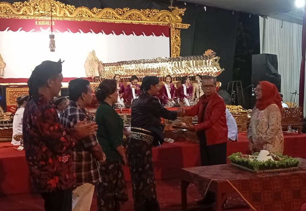 Wayang Kulit Antasena Meriahkan HUT Sanggar Panginyongan