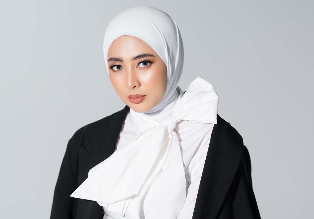 Dewi Hani Jayanti Rilis Single Emosional “Karena Kucinta Dia”