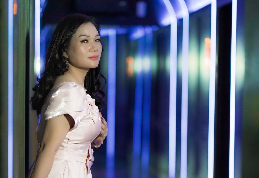 Rahasia Awet Bugar Lussy Renata di Usia Hampir 50 Tahun