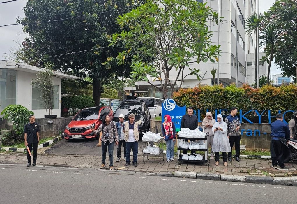 Ramadan di Blue Sky Hotel Petamburan, Berbagi Takjil & Kuliner