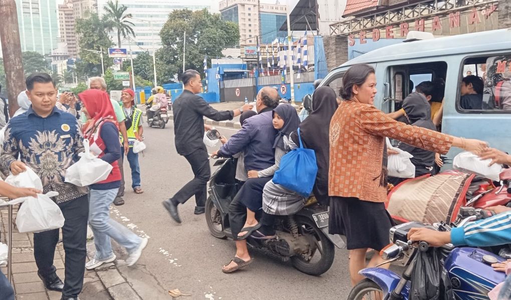 Ramadan di Blue Sky Petamburan, Berbagi Takjil & Kuliner