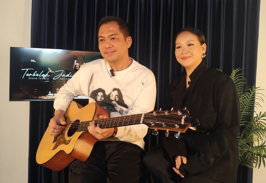 Ade Govinda dan Gloria Jessica Terbelah Jadi Dua