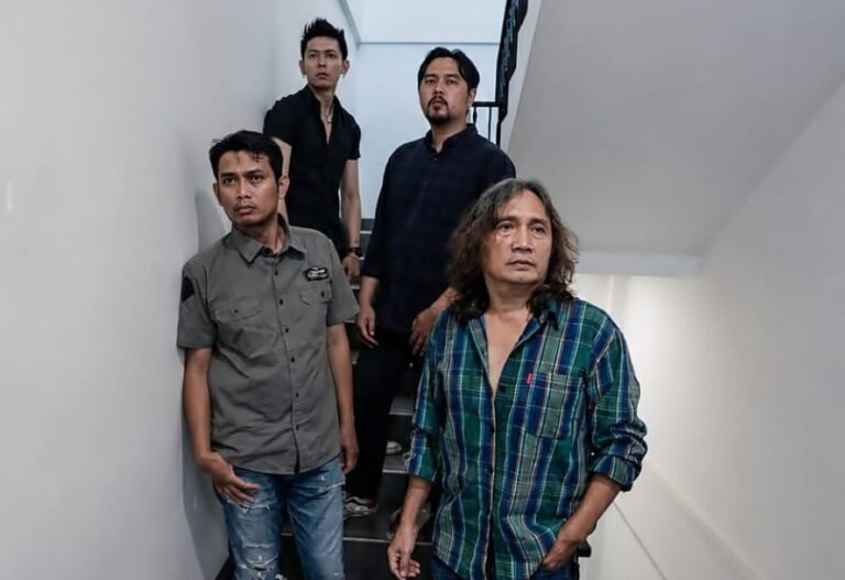 Heri Batara Hidupkan Spirit Rock lewat We Are Not Fall In