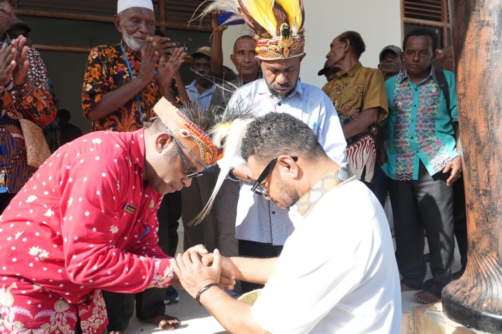 Senator Filep Wamafma Apresiasi Film “Pesta Babi” dan “Teman Tegar Maira” sebagai Suara Kemanusiaan Papua