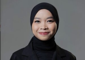 Boah Sartika Hadirkan Stand-Up Comedy “Di Atas Roda”, Ajak Penonton Menertawakan Perjalanan Hidup