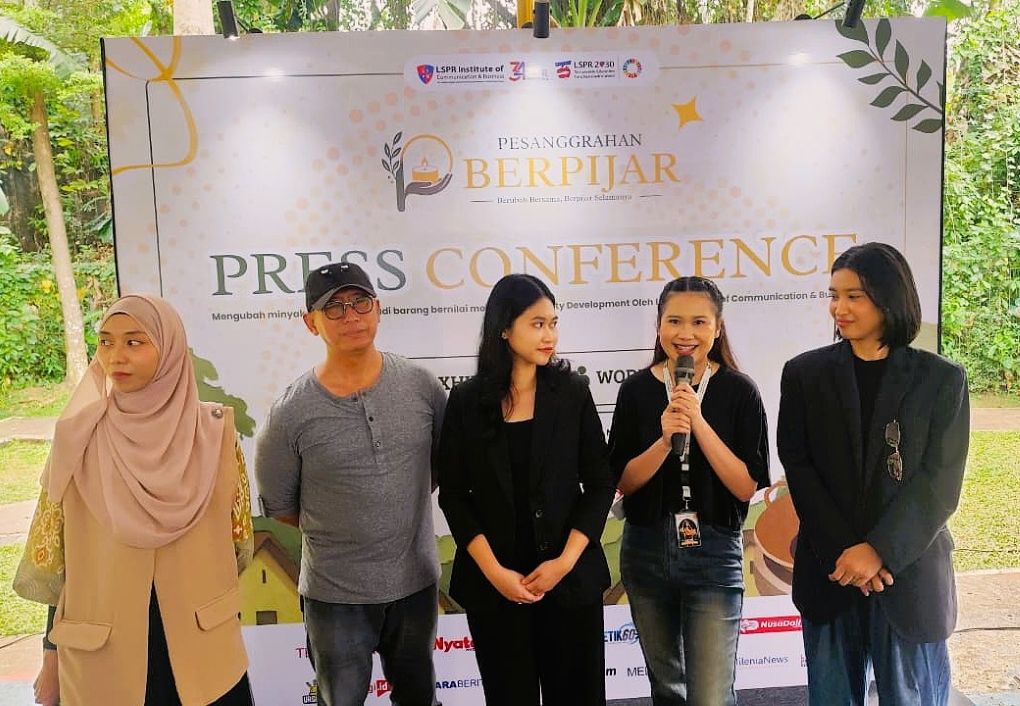 Mahasiswa LSPR Edukasi Warga Kelola Minyak Jelantah