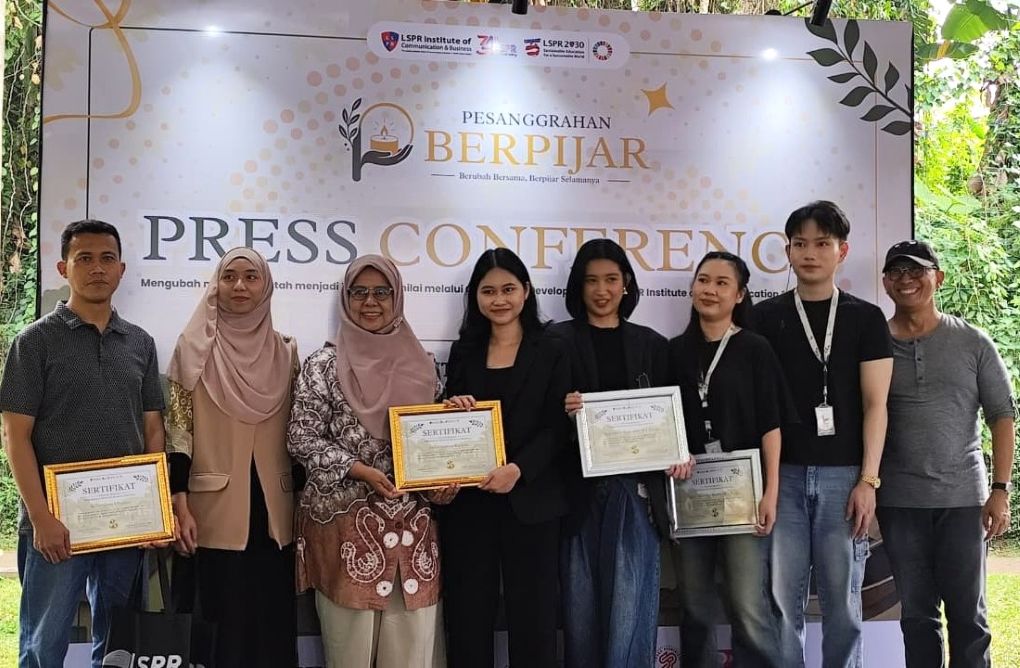 Mahasiswa LSPR Edukasi Warga Kelola Minyak Jelantah