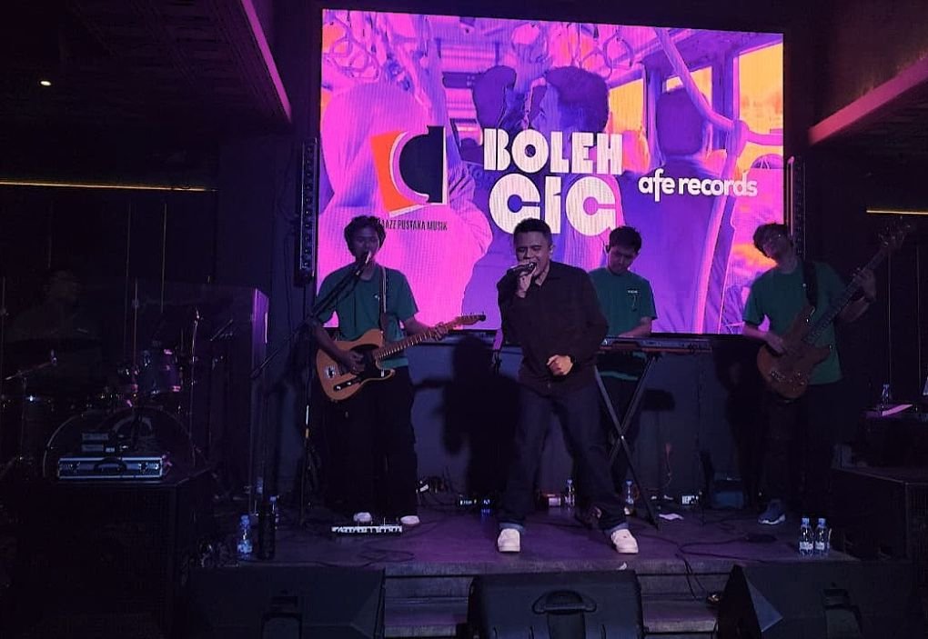Sigit Wardana Tampil Intim di Boleh Gigs, Resmi Luncurkan EP Eksisten!